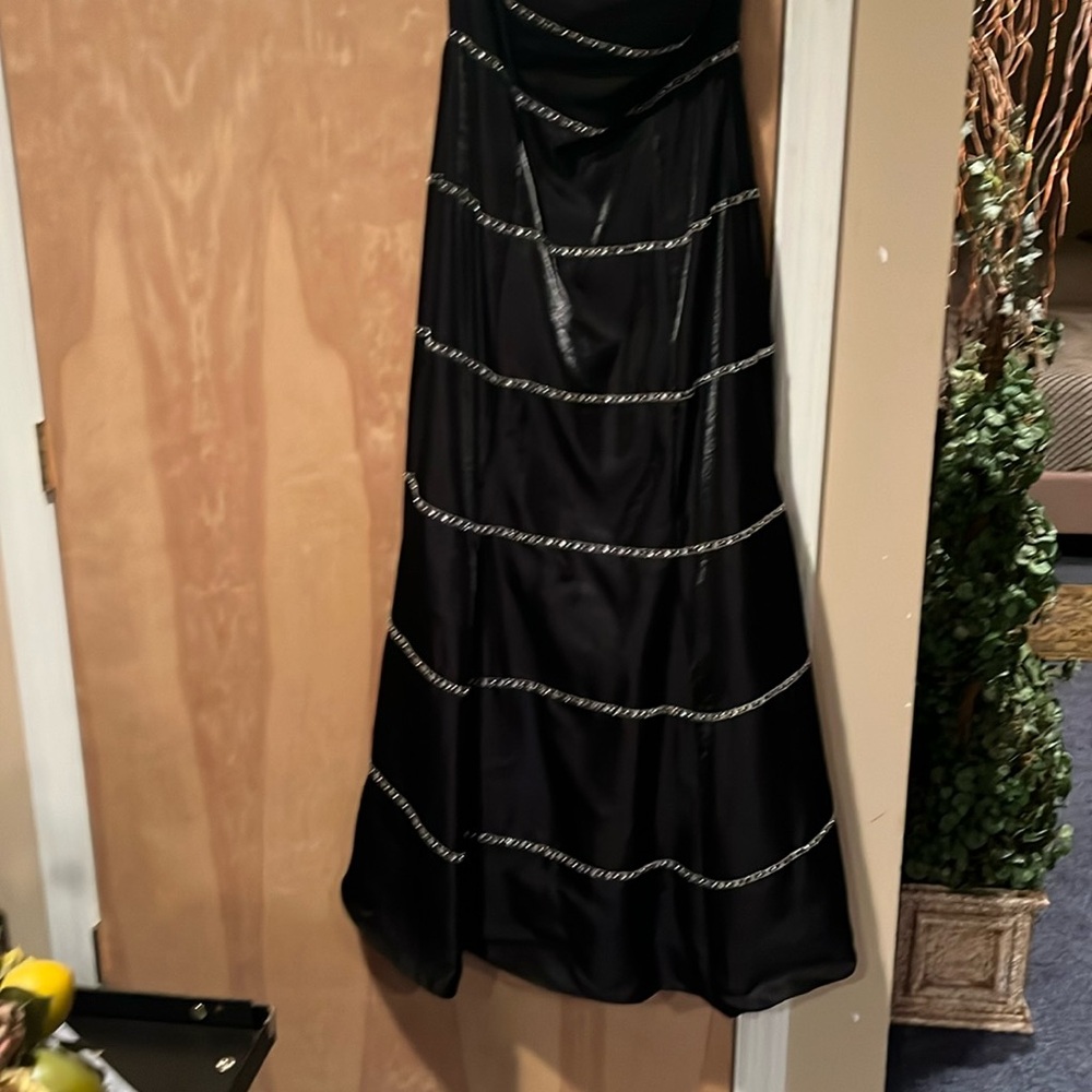La  femme strapless a line black dress with her rhinestone